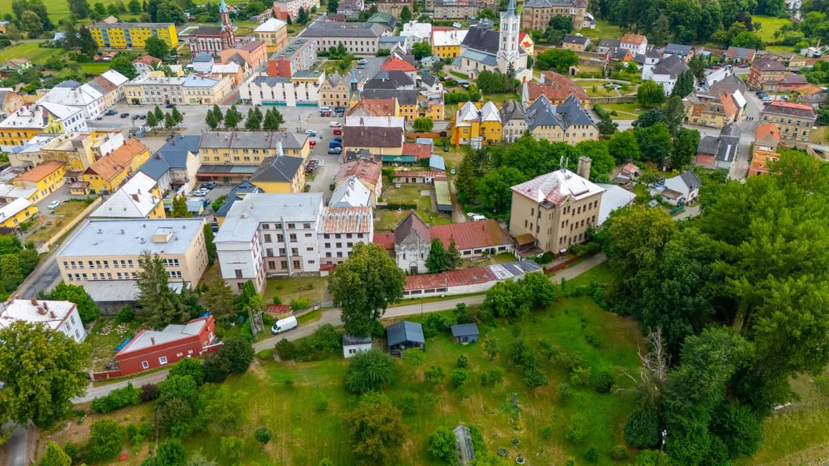 Letecký pohled na areál a město Vidnava