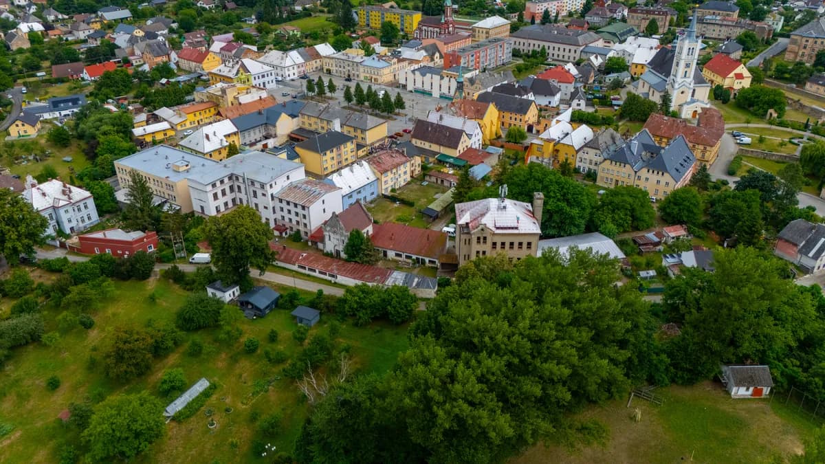 Letecký pohled na areál a město Vidnava