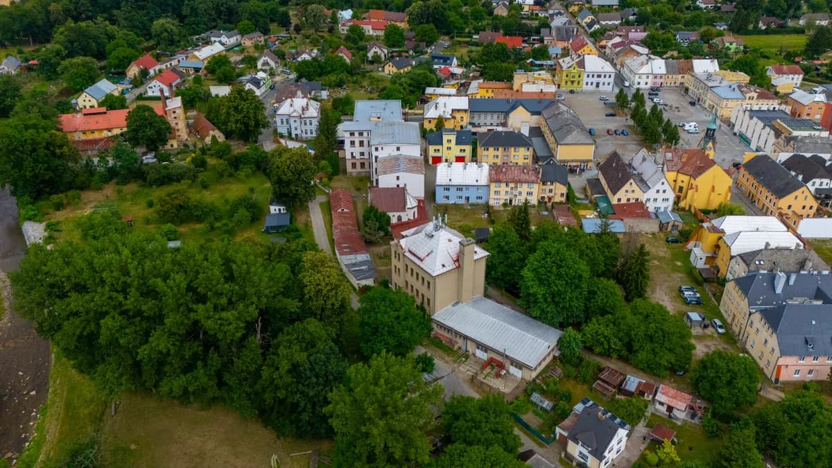 Letecký pohled na areál a město Vidnava