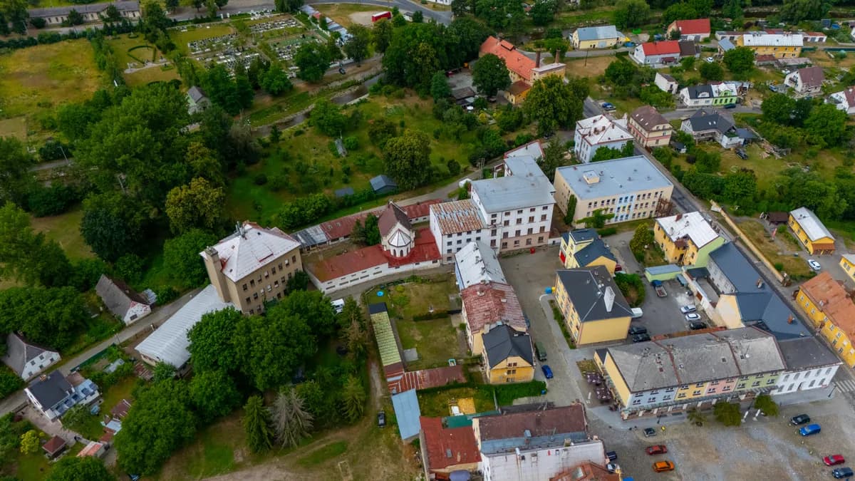 Letecký pohled na areál a město Vidnava