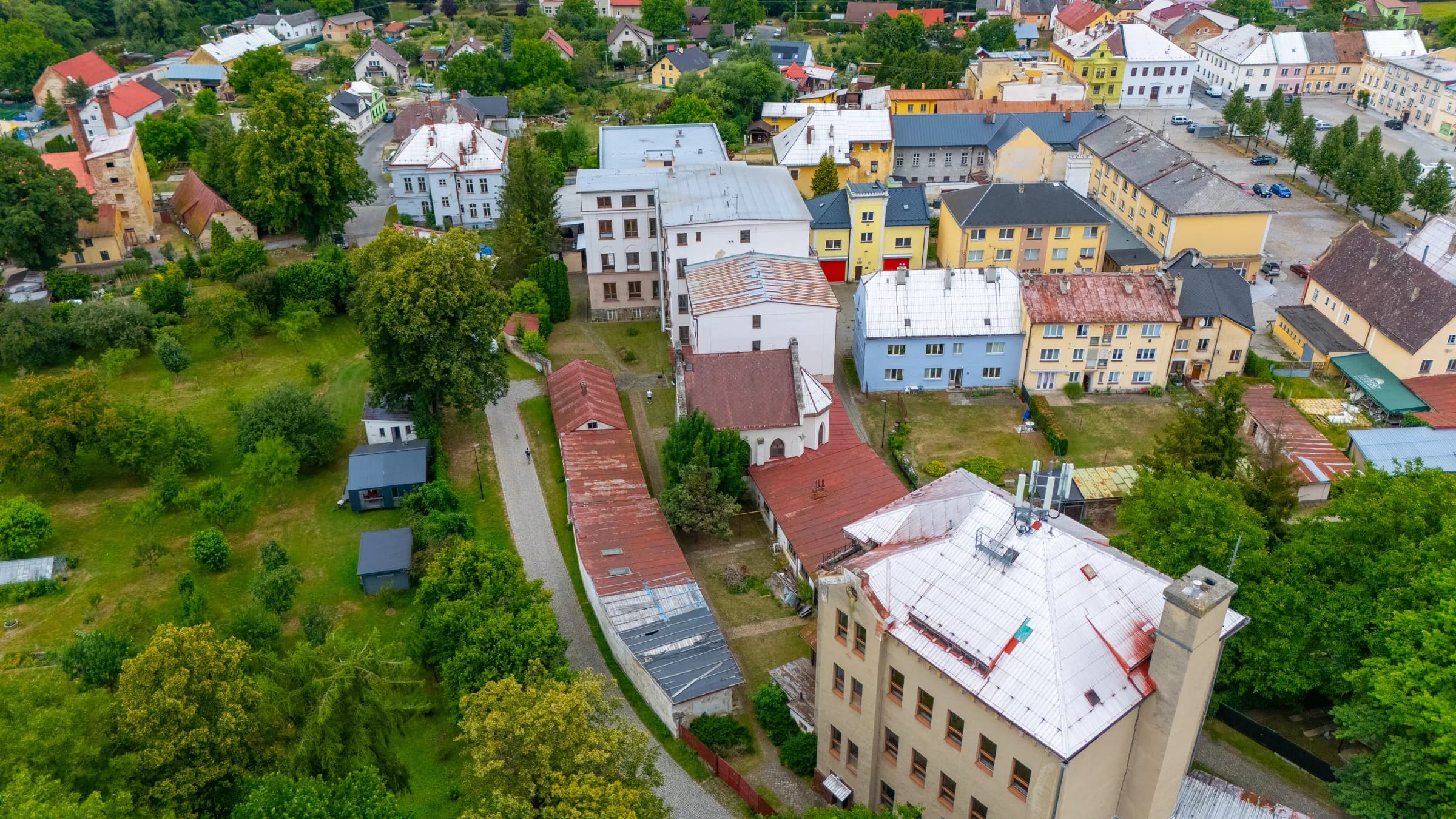 Letecký pohled na areál a město Vidnava